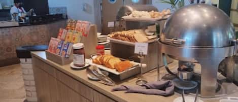 Petit déjeuner buffet (346 MXN par personne)