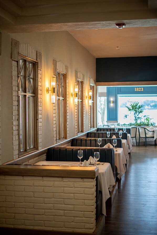 Breakfast and dinner served - Fiesta Inn Tampico (Tampico)