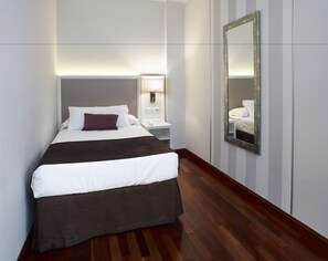 Habitación individual | Sábanas de algodón egipcio y ropa de cama de alta calidad