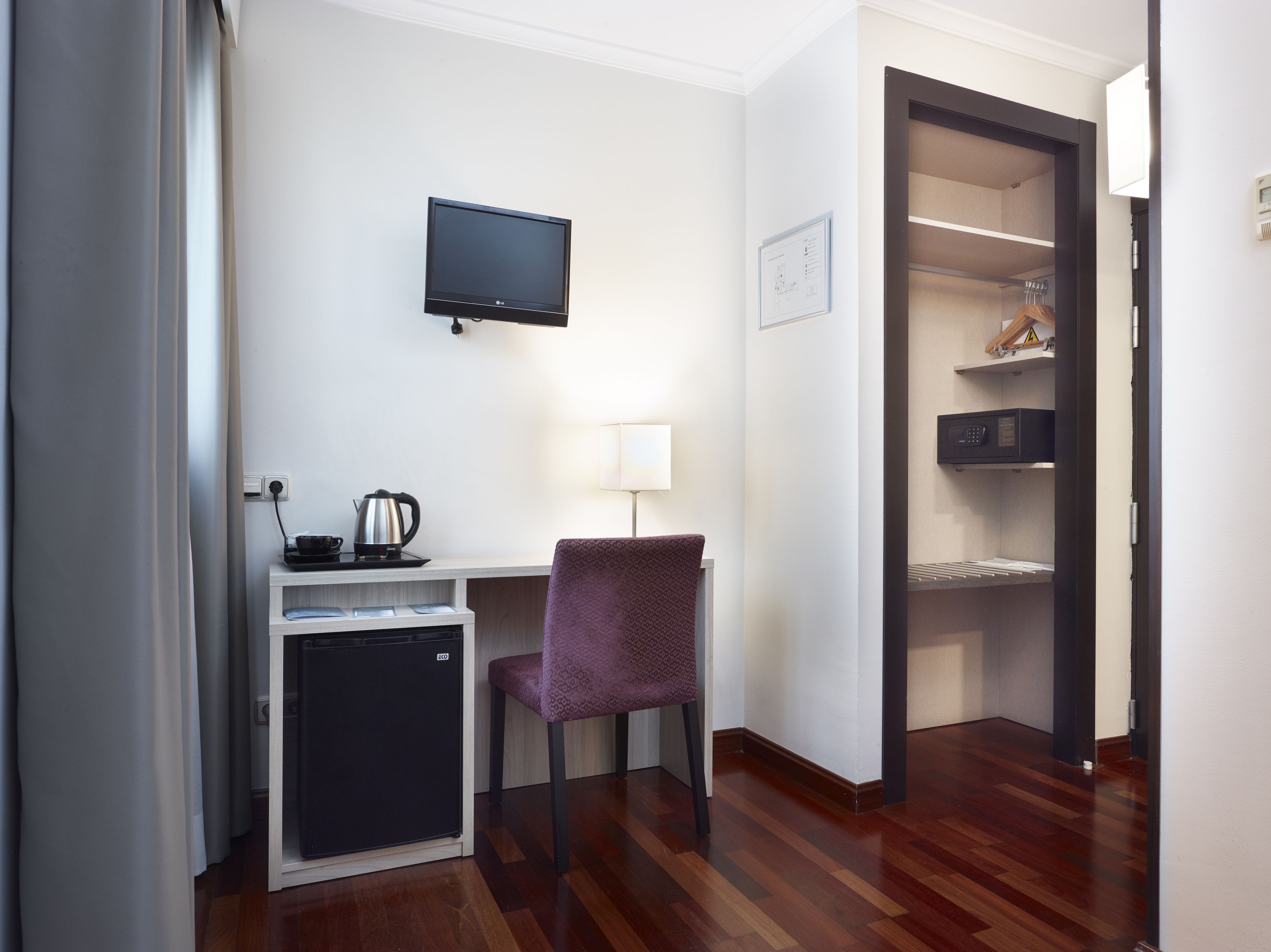 single room | egyptian cotton sheets, premium bedding, down duvets, minibar