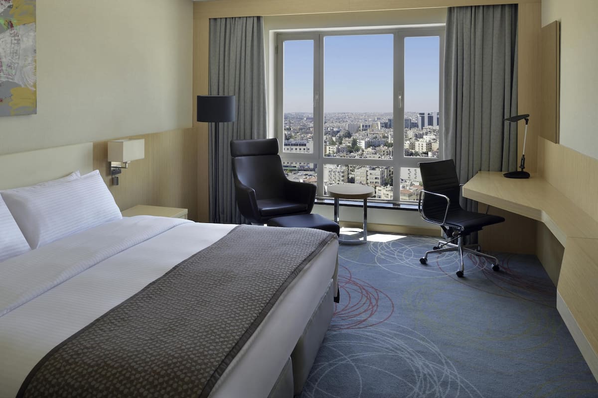 1 bedroom, hypo-allergenic bedding, minibar, in-room safe