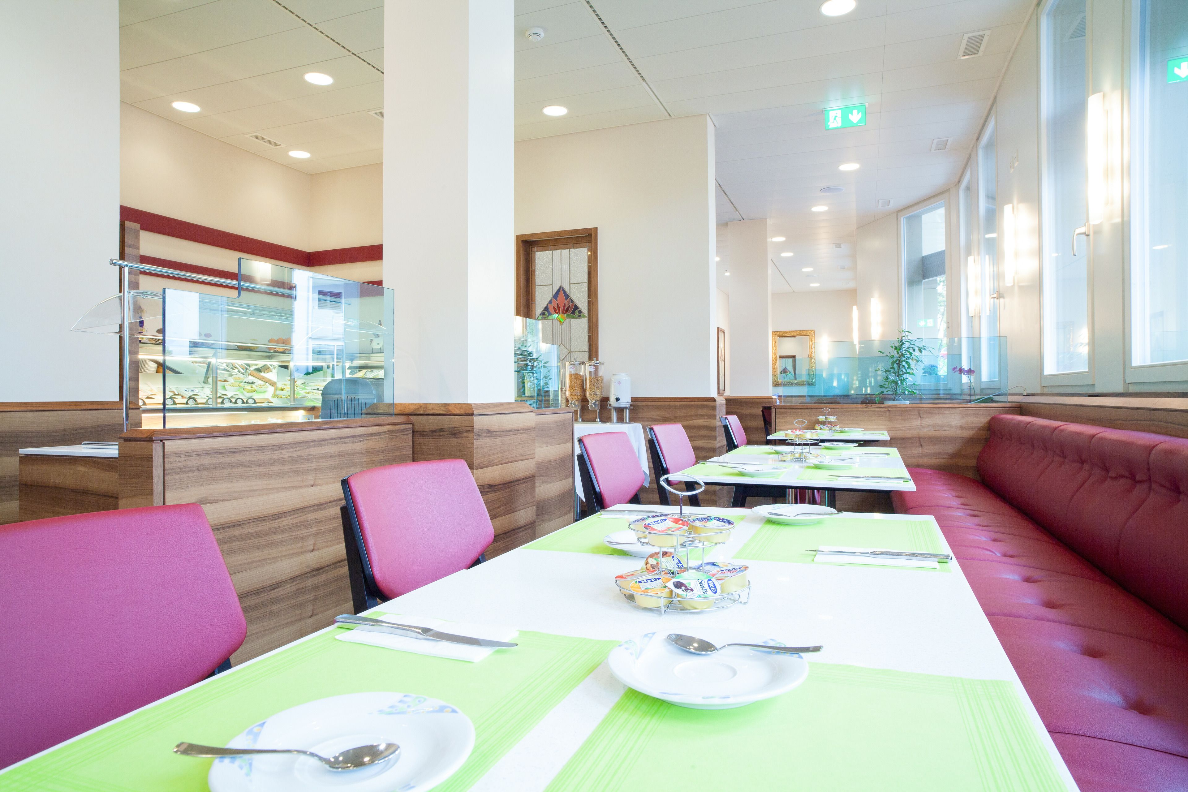 daily buffet breakfast for a fee