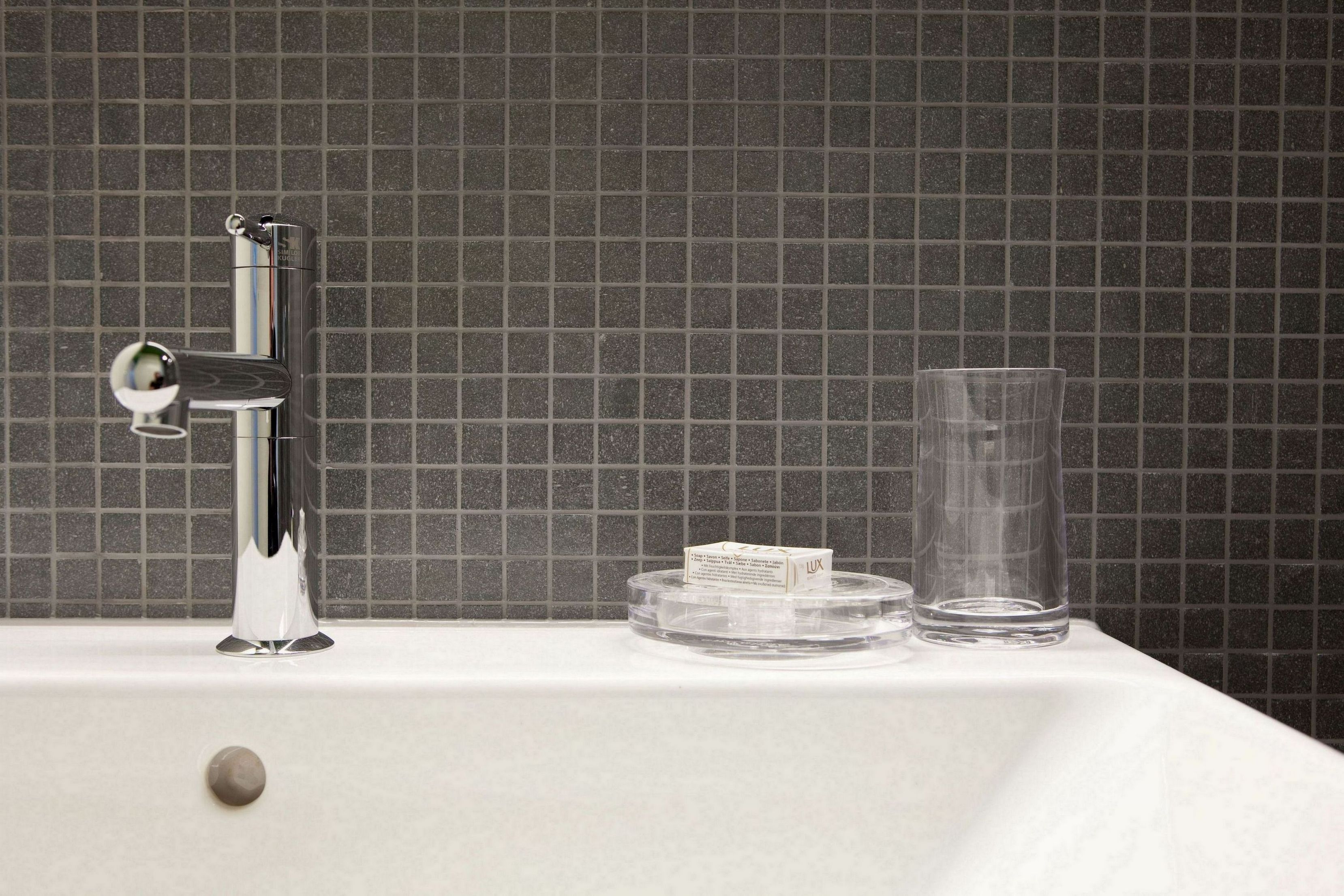 hypo-allergenic bedding, in-room safe, desk, laptop workspace