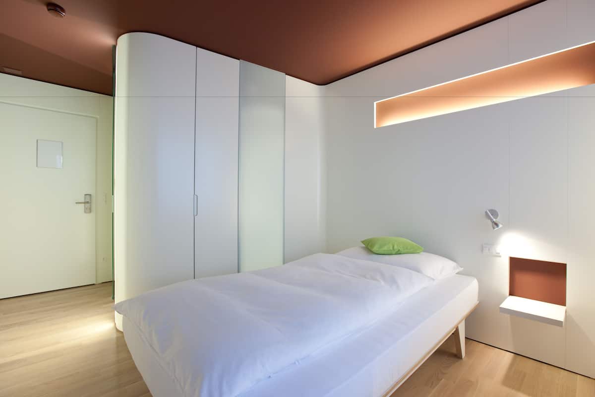 Hypo-allergenic bedding, in-room safe, desk, laptop workspace