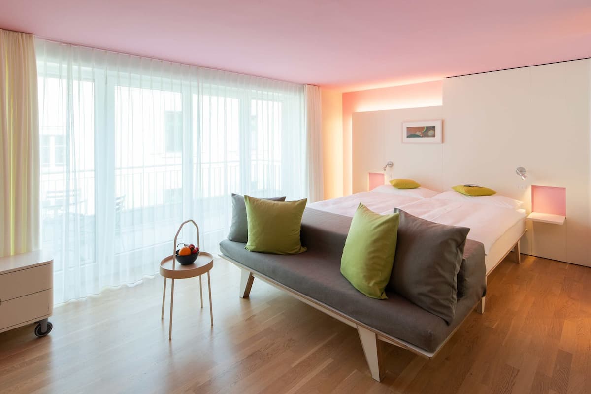 Junior Room | Hypo-allergenic bedding, in-room safe, desk, laptop workspace