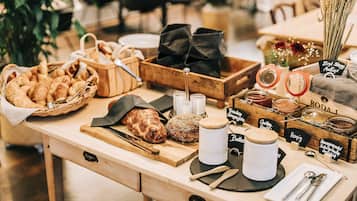 Buffet breakfast on weekdays (CHF 20 per person)