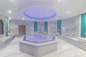 Couples treatment rooms, sauna, hot tub, steam room, Turkish bath