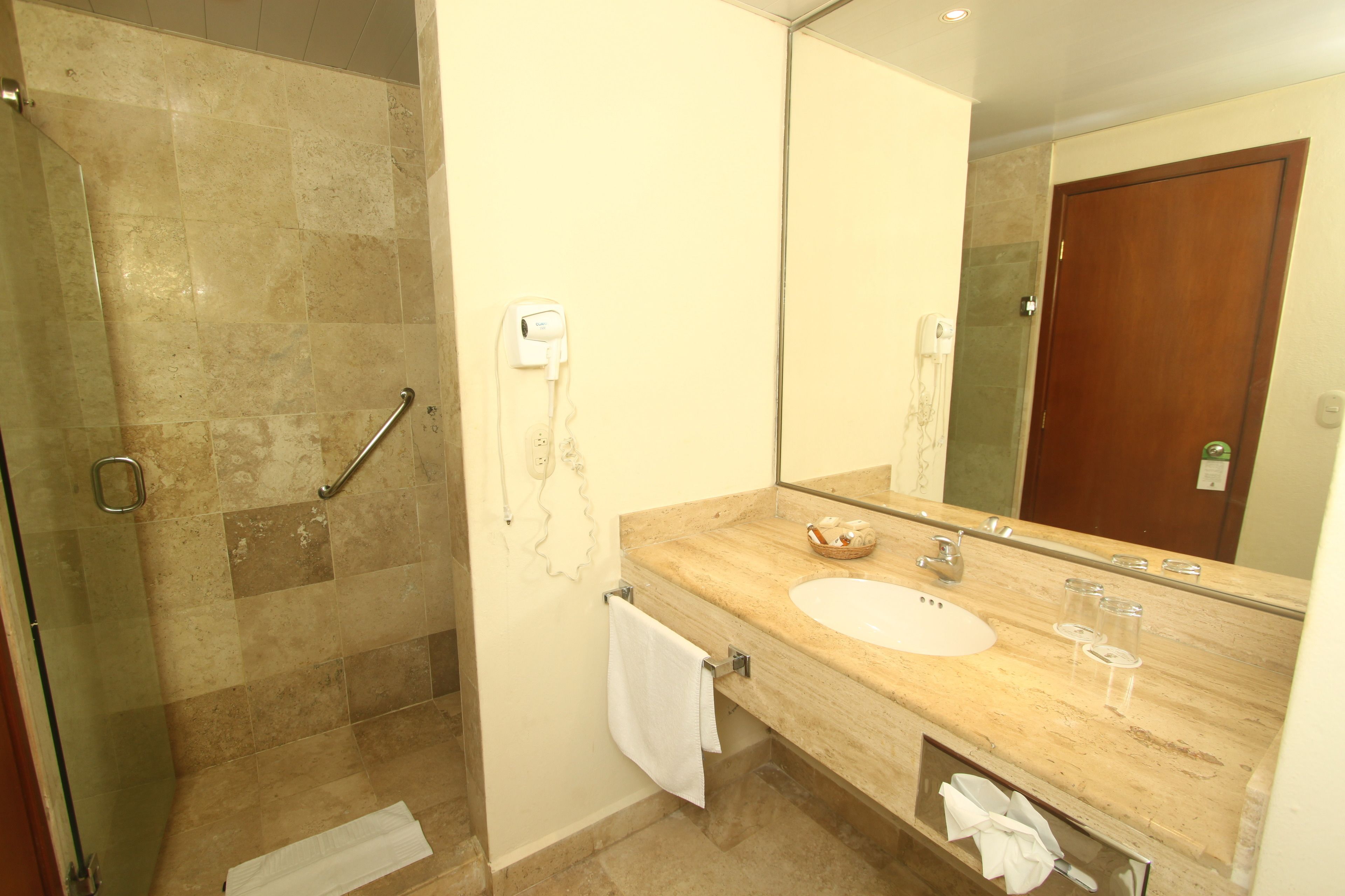 shower, free toiletries, hair dryer, towels