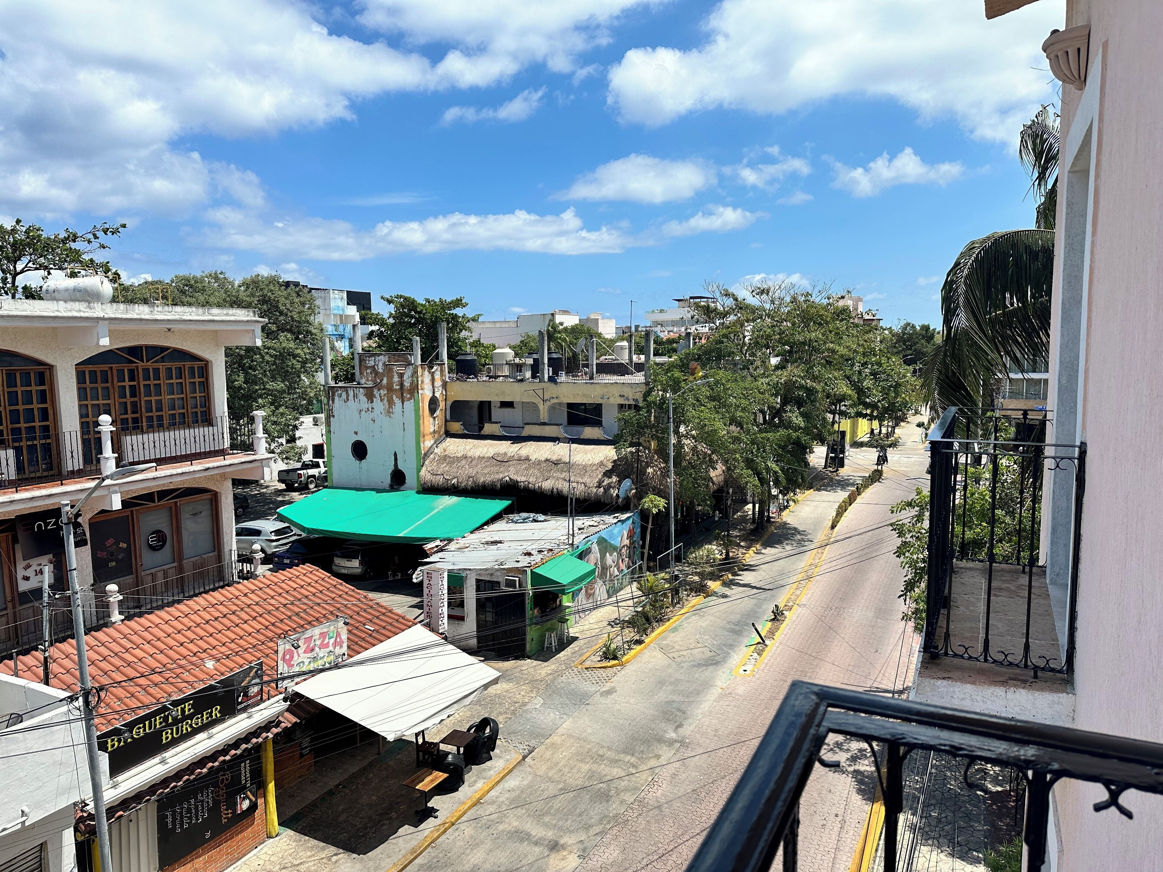 junior suite, 1 king bed | street view