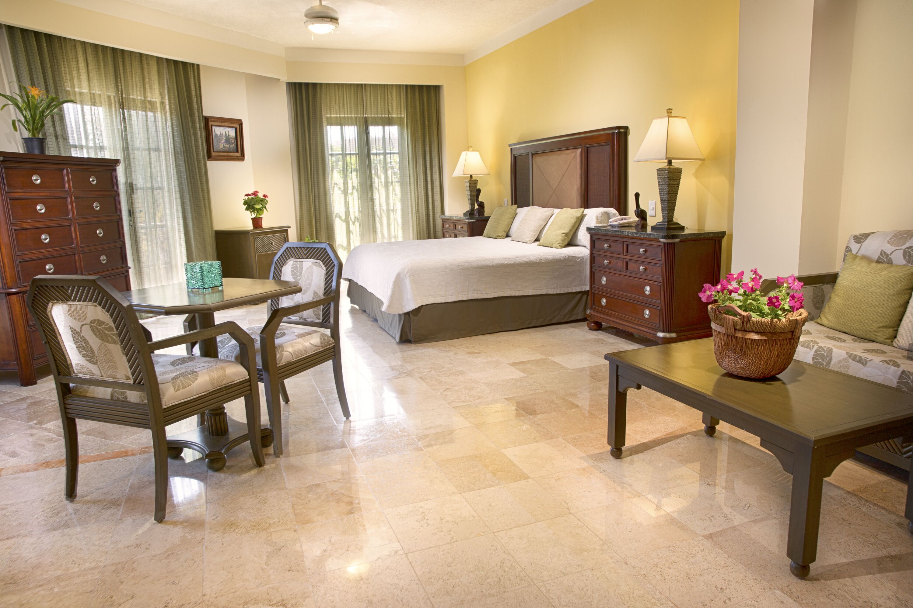 junior suite, 1 king bed | minibar, in-room safe, blackout curtains, soundproofing