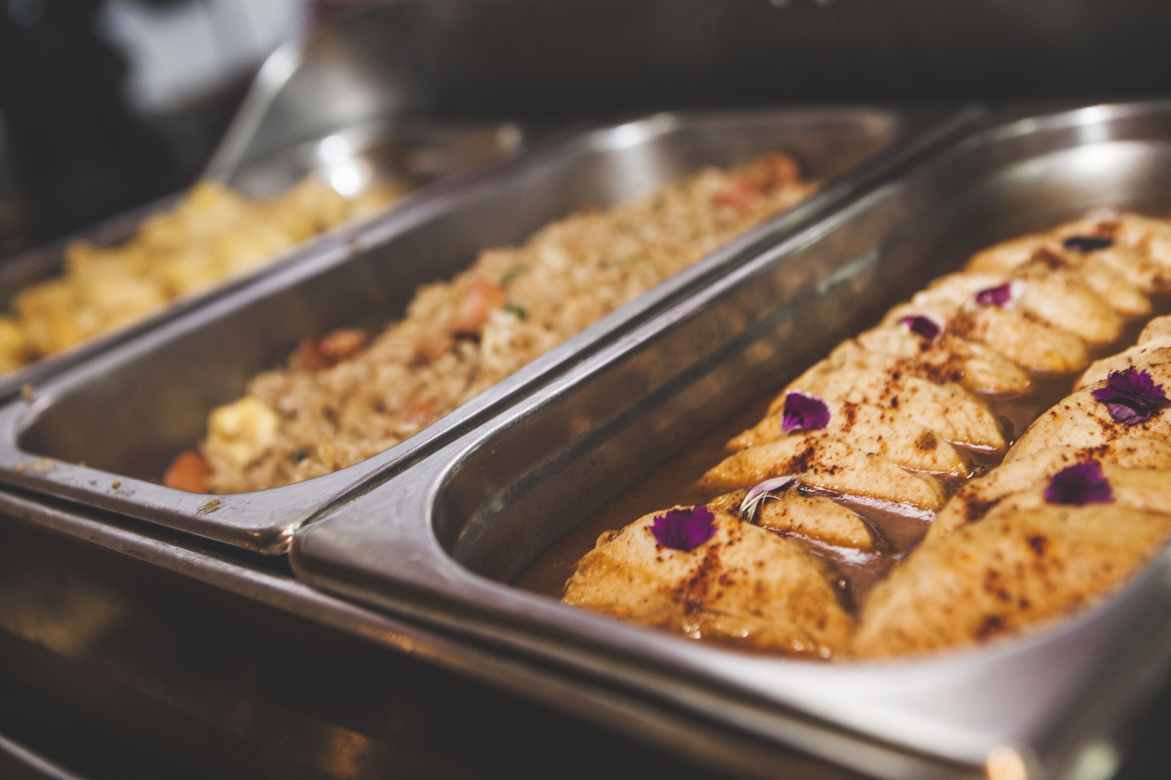 包含每日自助早餐