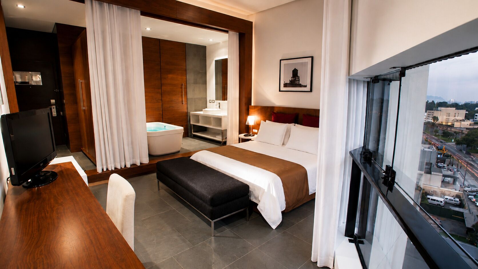 Quarto casal superluxo, sauna seca, vista para a cidade | Roupas de cama premium, edredons de pluma, frigobar, cofres nos quartos