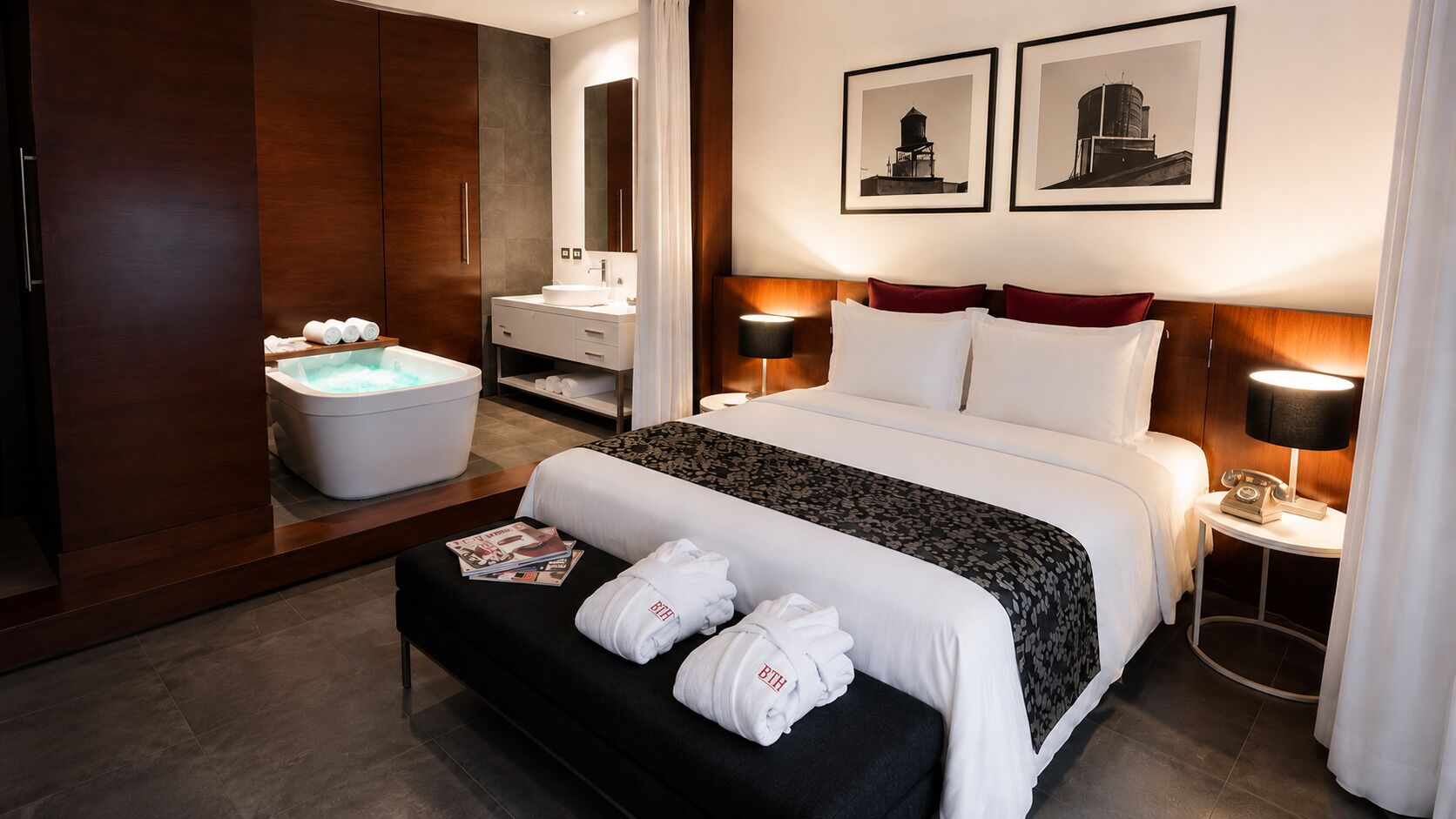 Ropa de cama de alta calidad, cubrecamas y minibar 