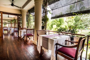 2 restaurants, breakfast, lunch, dinner served; Asian cuisine