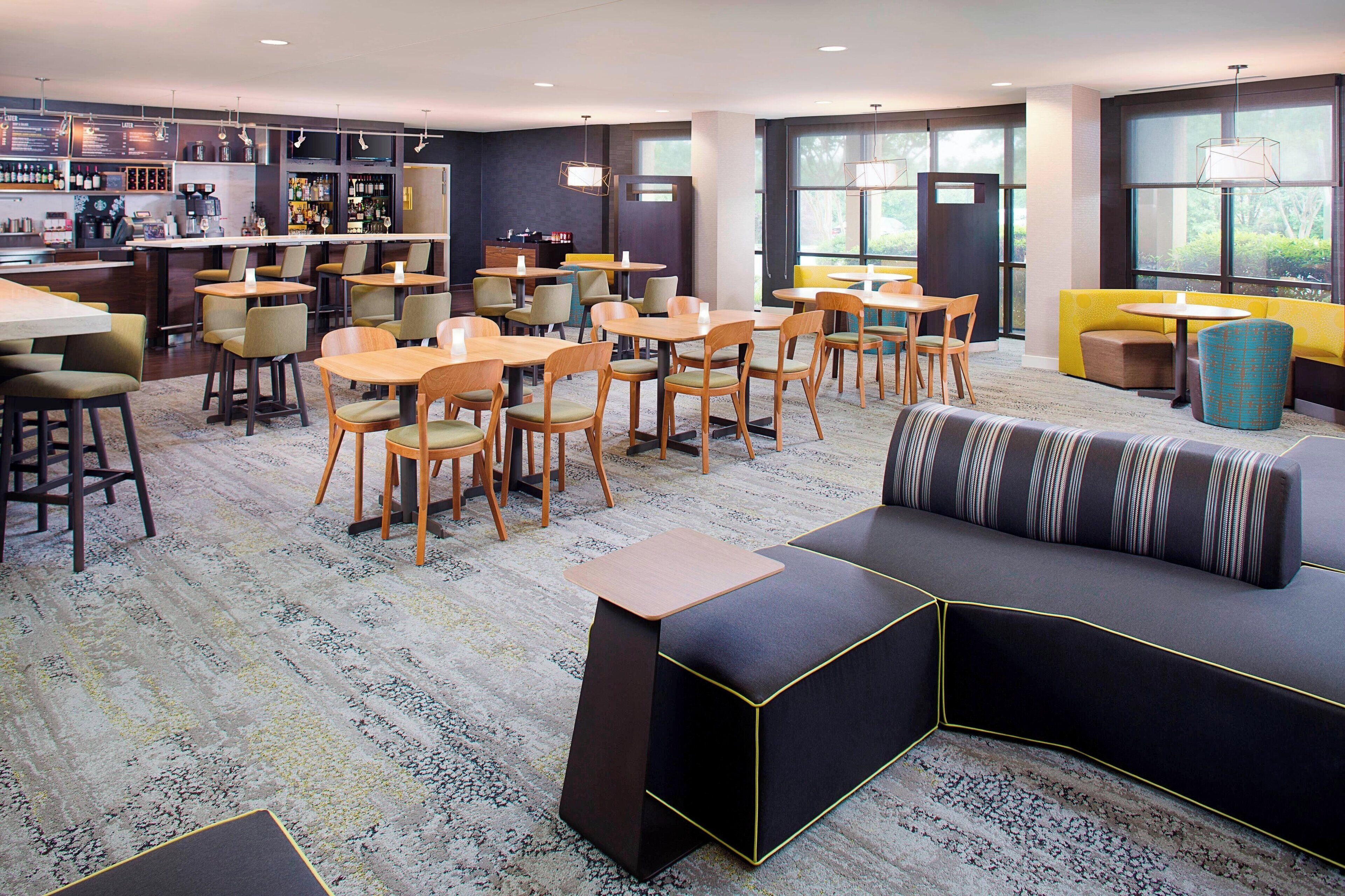 breakfast and dinner served, american cuisine