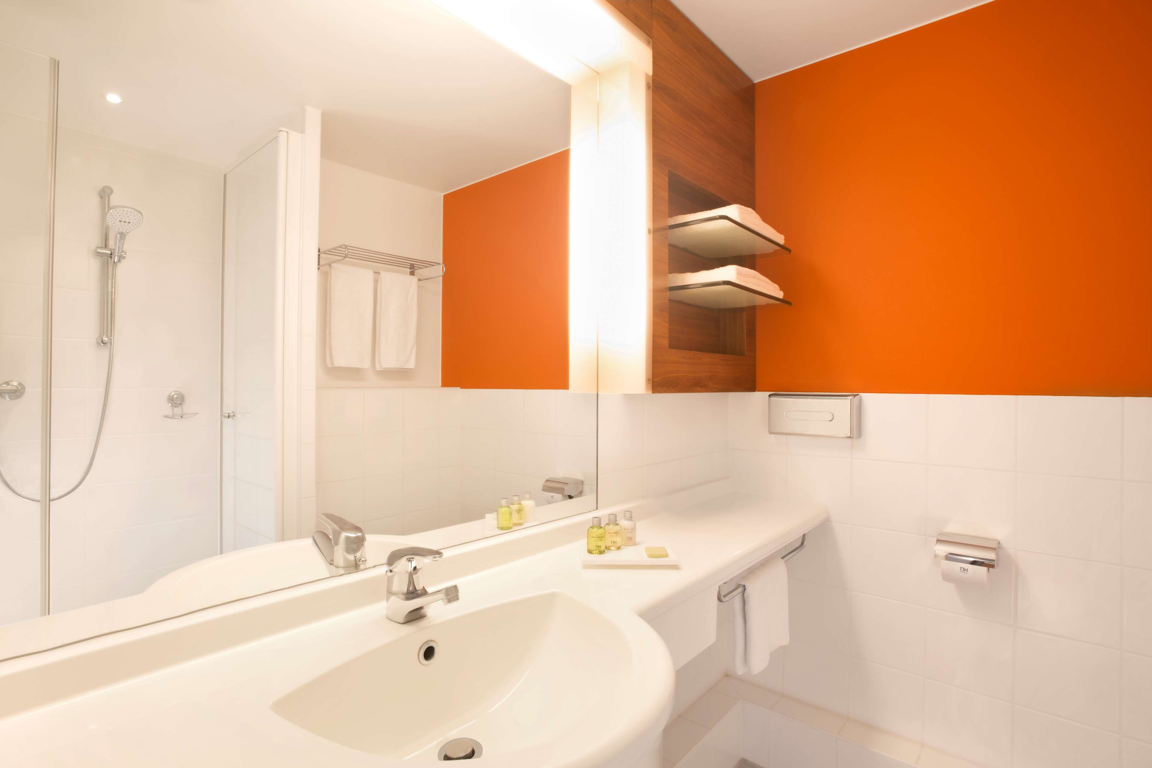 shower, rainfall showerhead, eco-friendly toiletries, hair dryer