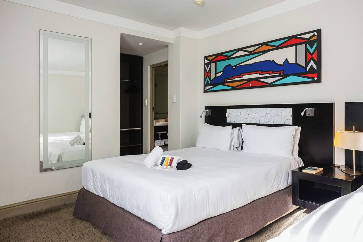 Family Room | Hypo-allergenic bedding available, in-room safe, desk, blackout drapes