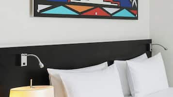 Hypo-allergenic bedding, in-room safe, desk, blackout curtains