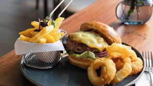 Alimentos y bebidas