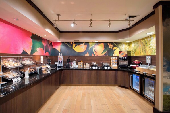 Free continental breakfast 