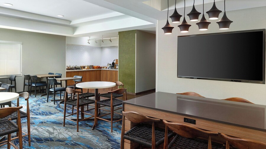 Fairfield Inn & Suites Charleston North/University Area