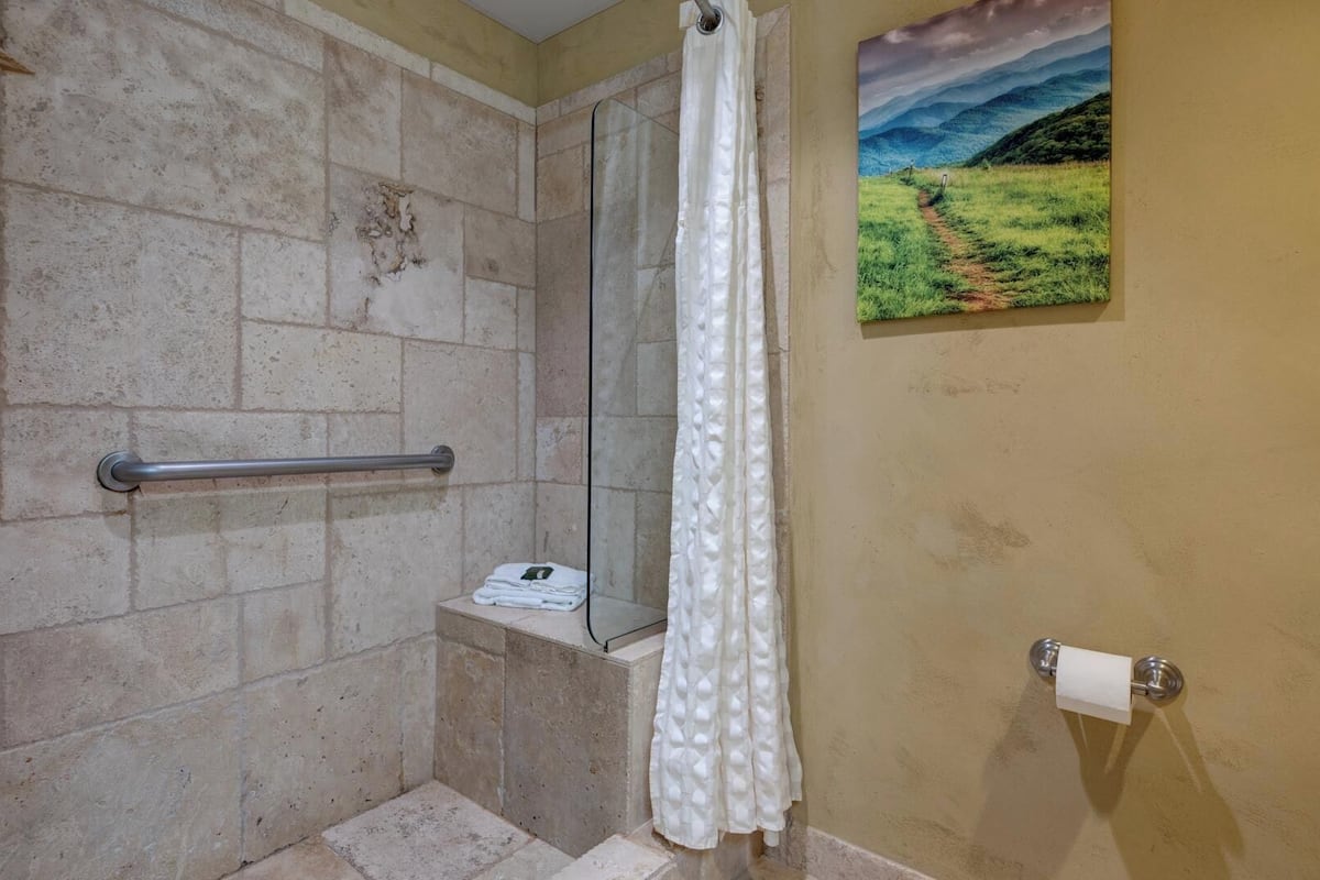 king fireplace parkway | premium bedding, desk, iron/ironing board, free wifi