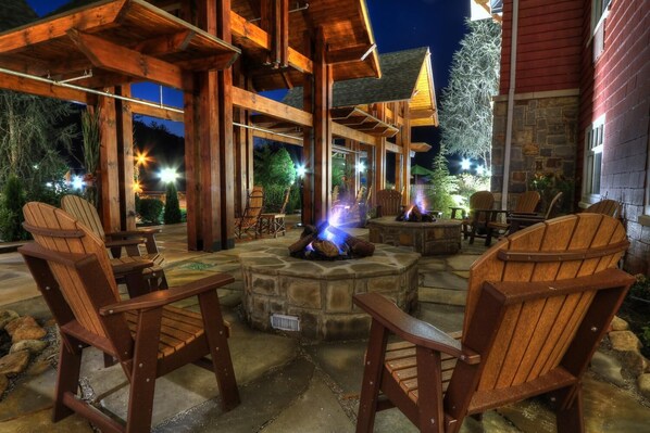Front of property - The Appy Lodge (Gatlinburg)