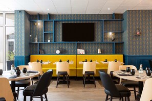 Lunch and dinner served, French cuisine - Kyriad Tours - Saint Pierre des Corps Gare (Saint-Pierre-des-Corps)