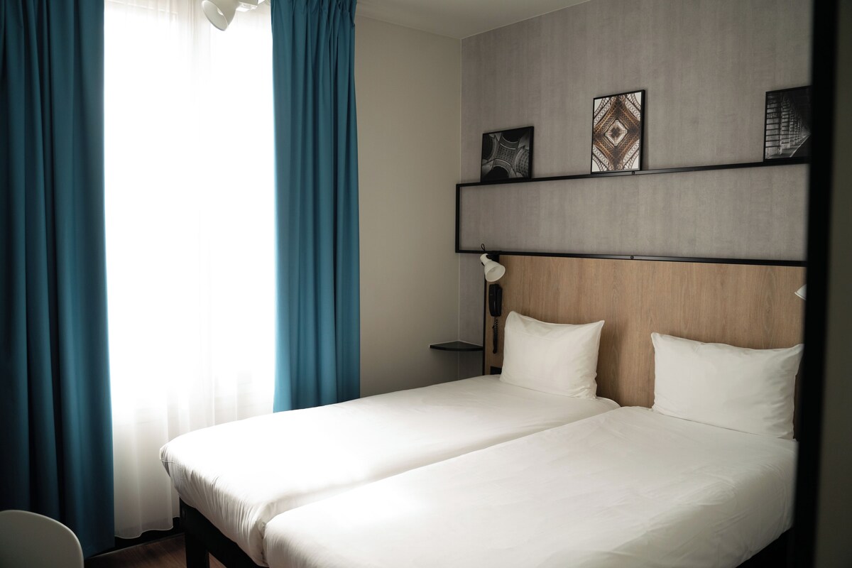 Standard Twin Room, 2 Twin Beds | Desk, laptop workspace, soundproofing, iron/ironing board (on request)