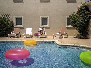 Seasonal outdoor pool - ibis Orange Sud (Orange)