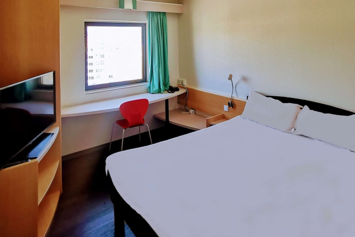 Chambre double, 1 lit double | Bureau, rideaux d’obscurcissement, système d’insonorisation