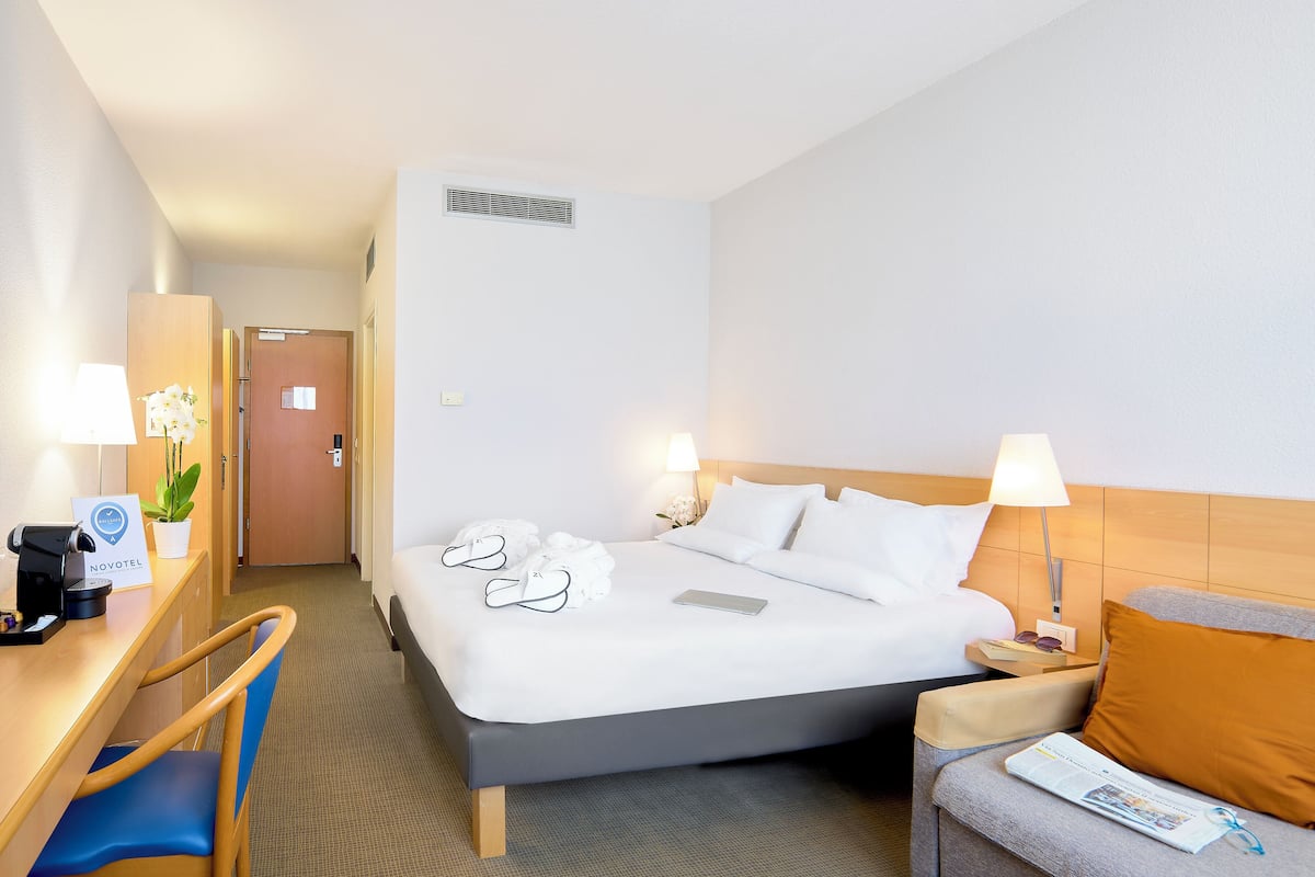 Ropa de cama hipoalergénica, cubrecamas y minibar