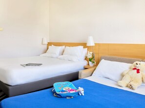 Standard Room, double bed + French sofa bed | Hypo-allergenic bedding, down comforters, minibar, in-room safe