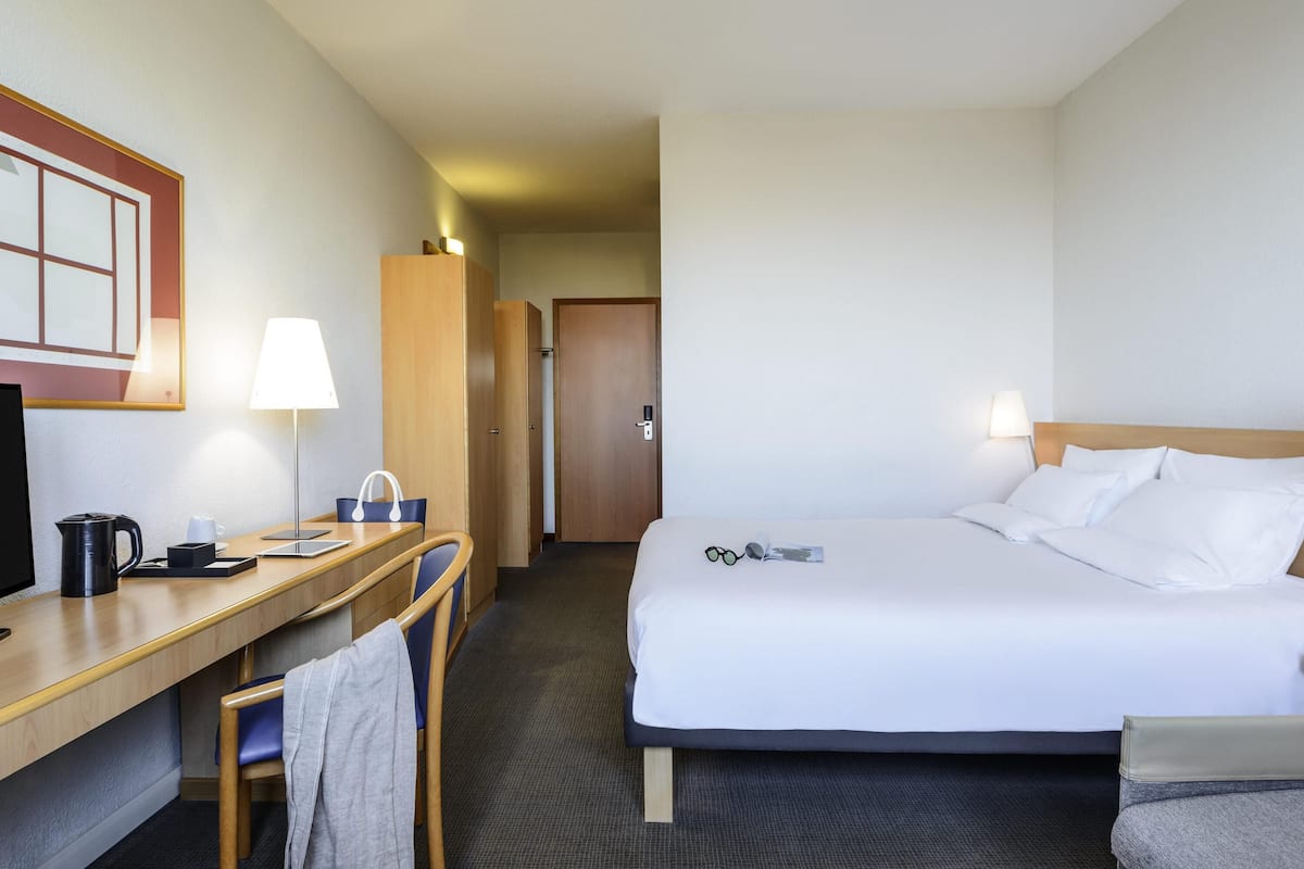 Literie hypoallergénique, couette en duvet d'oie, minibar