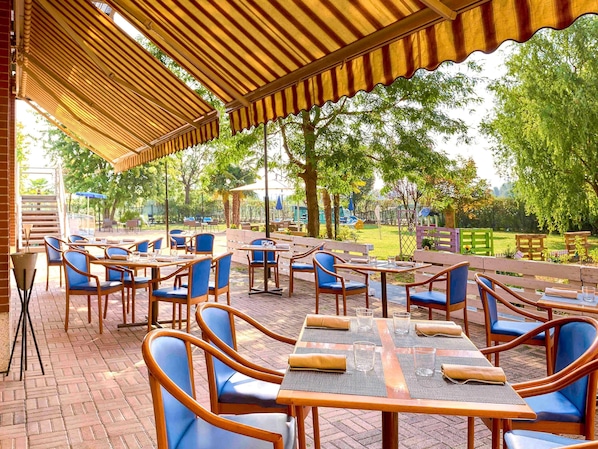 Breakfast, lunch and dinner served - Novotel Torino Corso Giulio Cesare (Turin)