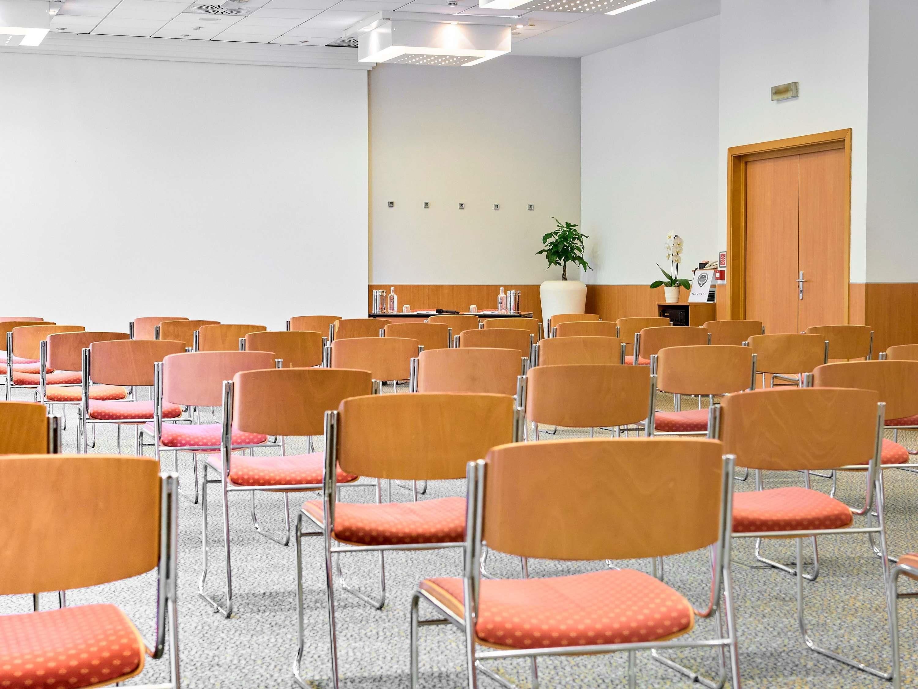 สถานที่จัดงานประชุม
