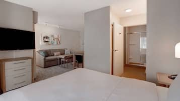 Studio, Accessible, Non Smoking | Living area