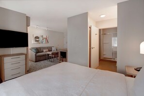Studio, Accessible, Non Smoking | Living area | 32-inch TV with cable channels