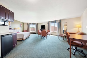 Suite, 1 King Bed, Non Smoking, Refrigerator & Microwave | Minibar, in-room safe, desk, iron/ironing board