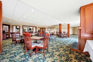 Free daily continental breakfast  - Best Western Annawan Inn (Annawan)