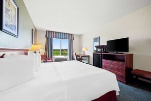 Minibar, in-room safe, desk, iron/ironing board - Best Western Annawan Inn (Annawan)