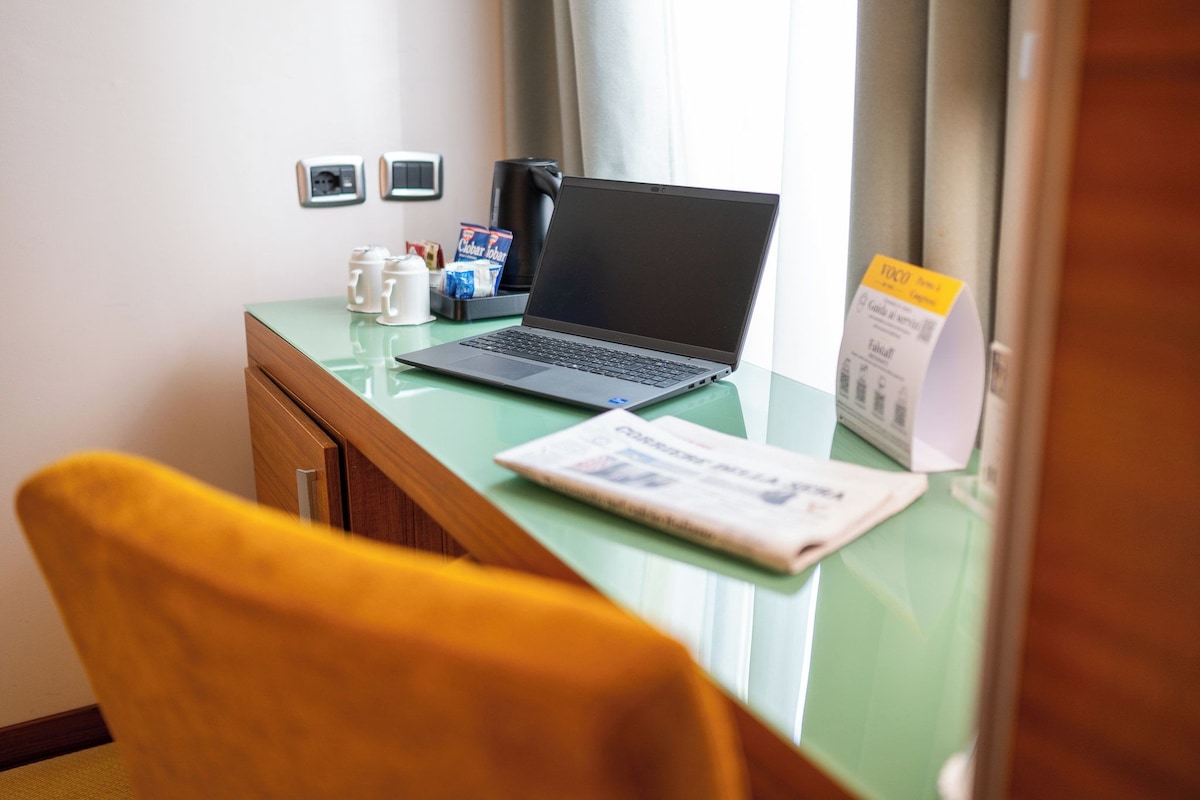 Minibar, in-room safe, desk, laptop workspace