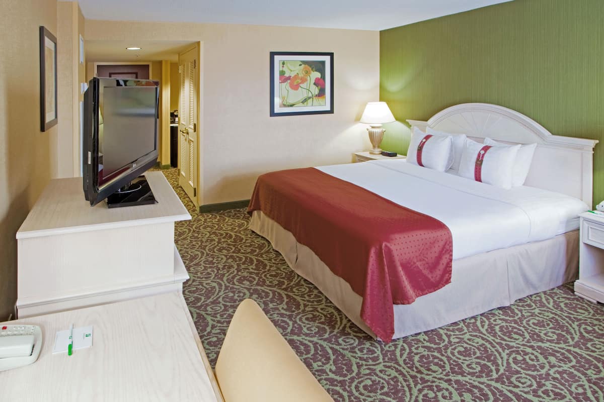In-room safe, desk, laptop workspace, iron/ironing board