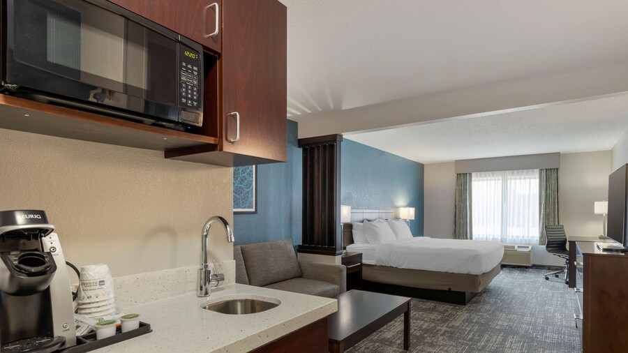 Best Western Watertown Inn and Suites