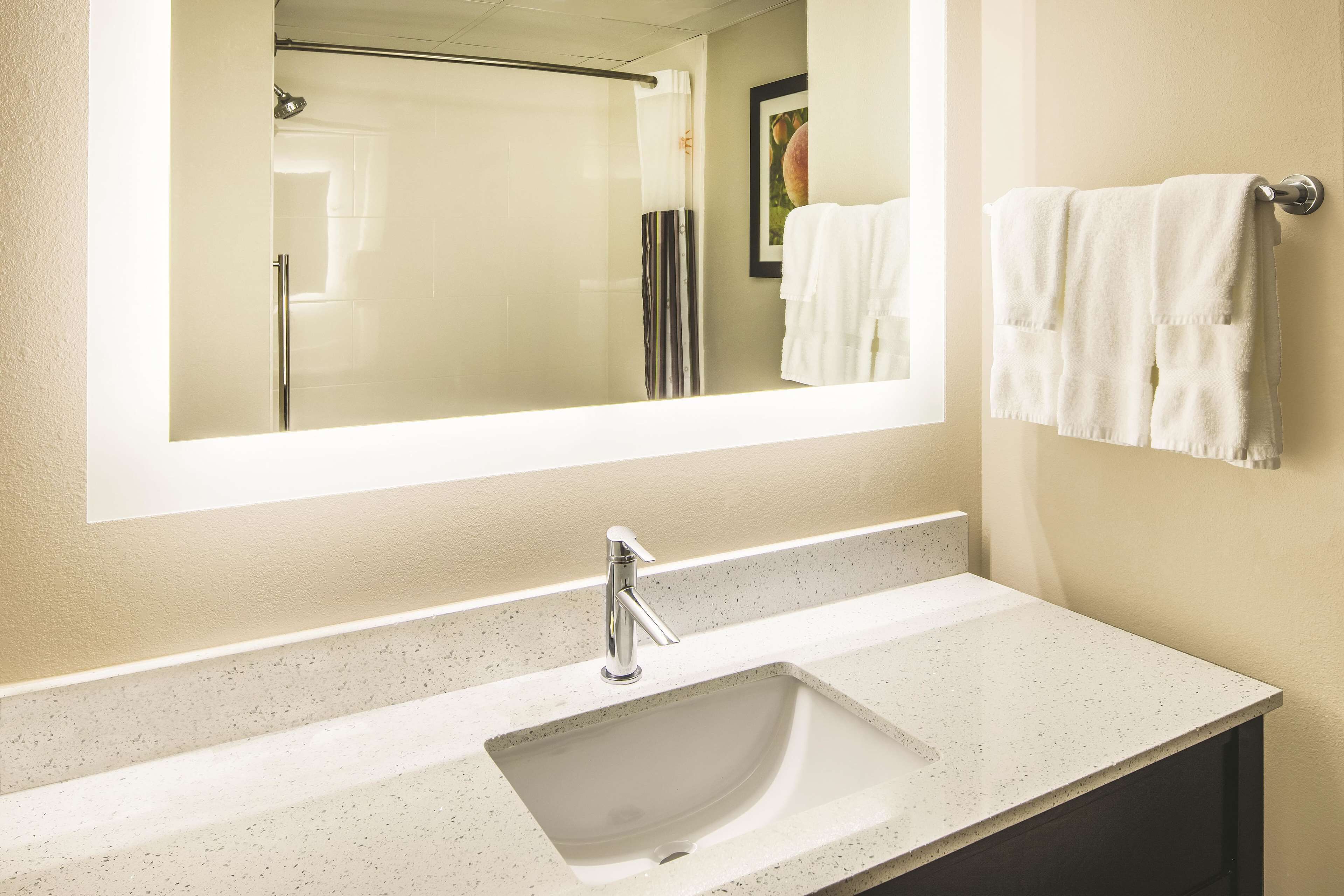 premium bedding, in-room safe, desk, laptop workspace