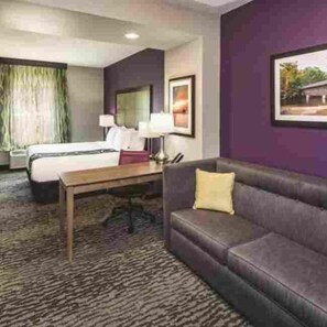 Studio Suite, 1 King Bed, Non Smoking | Premium bedding, in-room safe, desk, laptop workspace