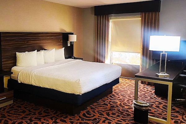 In-room safe, iron/ironing board, free WiFi, bed sheets