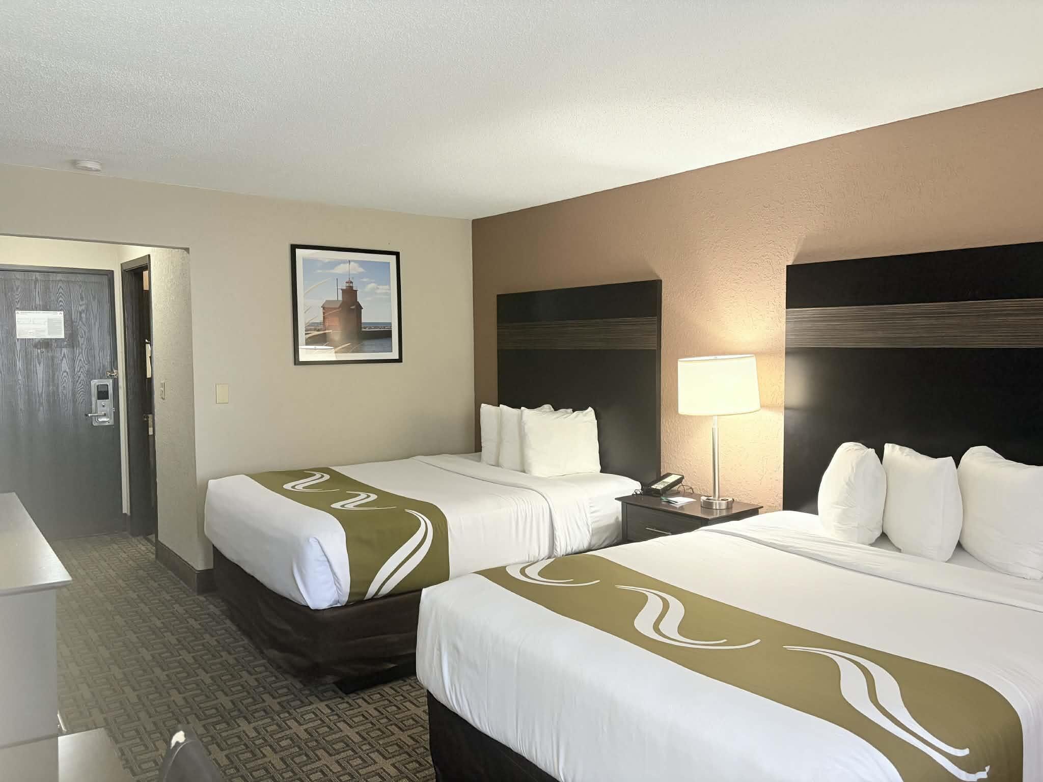 Room, 1 King Bed, Non Smoking | In-room safe, iron/ironing board, free WiFi, bed sheets