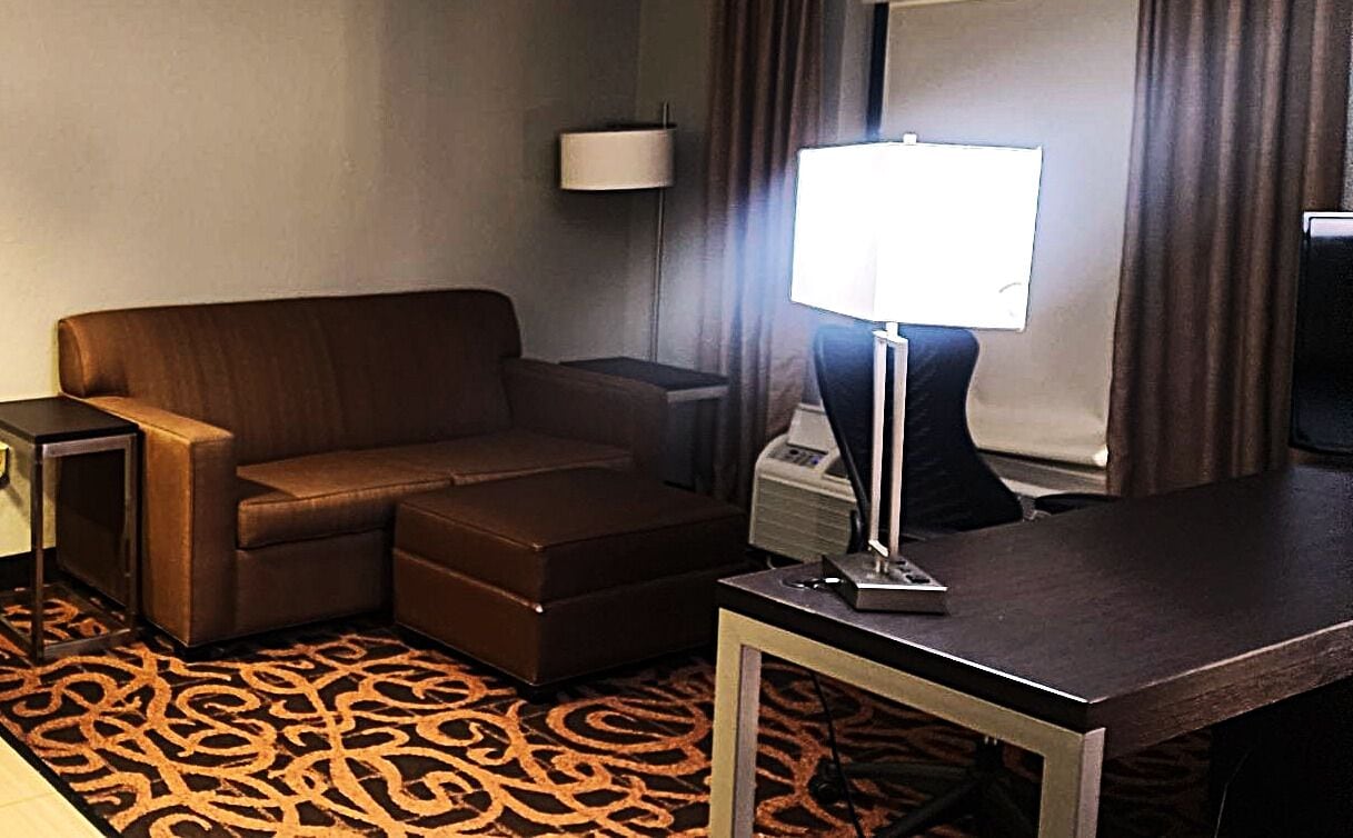 In-room safe, iron/ironing board, free WiFi, bed sheets