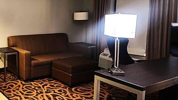 In-room safe, iron/ironing board, free WiFi, bed sheets